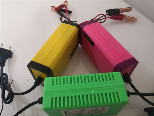 Chargeur électrique de batterie au plomb du scooter 350w 48V 60v de tension automatique d'identification