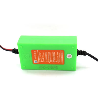 Les chargeurs complètement automatiques Smart de batterie au plomb de la voiture 12V 8A 4A 24V pour AGM GÉLIFIENT HUMIDE